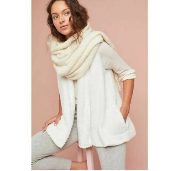 Anthropologie Saturday Sunday Fuzzy White Open Front Vest Cardigan Size Large - Picture 1 of 4